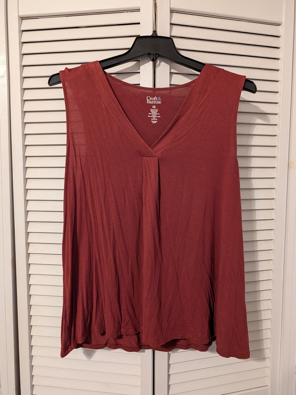 croft & barrow Sleeveless V-Neck Tank Top in Rust Red